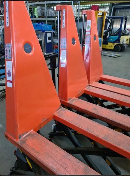 Preview: SCHERENHUBWAGEN 1000kg Toyota Elektro Gabel 120cm