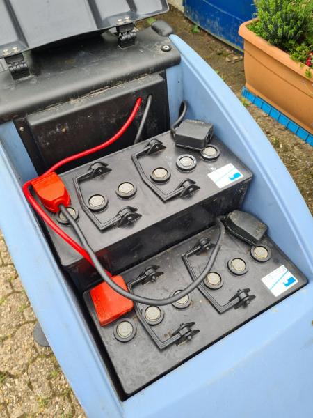 Preview: KAREIMA Scheuerschrubbautomat Reinigungsmaschine SIGMA 26 MINI