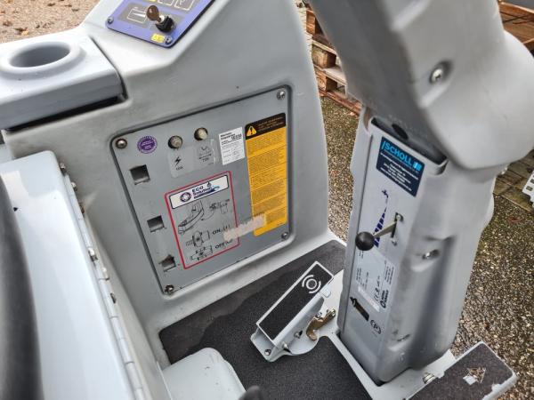 Preview: NILFISK Scheuersaugautomat BR 950S Reinigungsmaschine