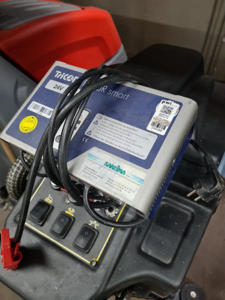 Preview: KAREIMA Scheuerschrubbautomat Reinigungsmaschine SIGMA 26 MINI