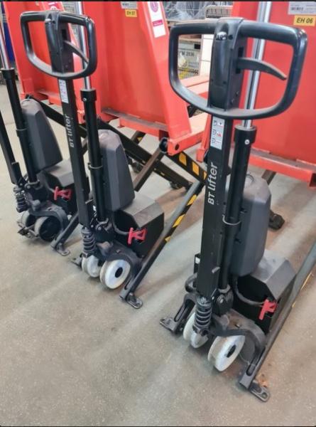 Preview: SCHERENHUBWAGEN 1000kg Toyota Elektro Gabel 120cm