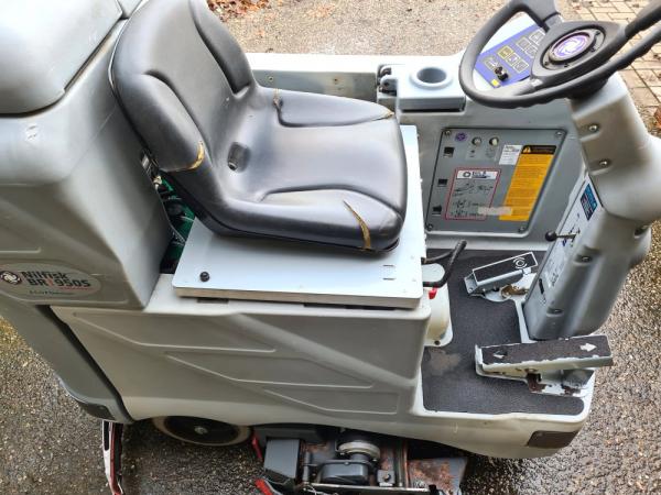 Preview: NILFISK Scheuersaugautomat BR 950S Reinigungsmaschine
