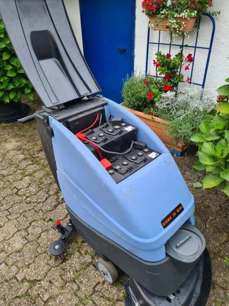 Preview: KAREIMA Scheuerschrubbautomat Reinigungsmaschine SIGMA 26 MINI