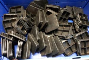 Preview: ca. 600 Kappen Abdeckungen Rohrabdeckungen Schutzkappen (s. Fotos)