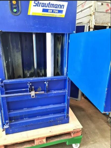 Papierpresse Strautmann EK700 Basic Presse Folienpresse