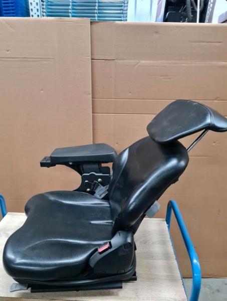 Stapler Fahrsitz GRAMMER - Joystickvorbereitung - Staplersitz (ERS03)