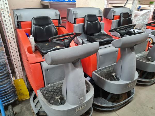 HAKO B 115 R Scheuersaugmaschine Aufsitzmaschine