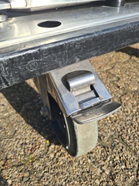 Edelstahlschrank 4-t?rig Transportwagen Rollwagen Messewagen (ESS001)