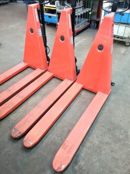 SCHERENHUBWAGEN 1000kg Toyota Elektro Gabel 120cm