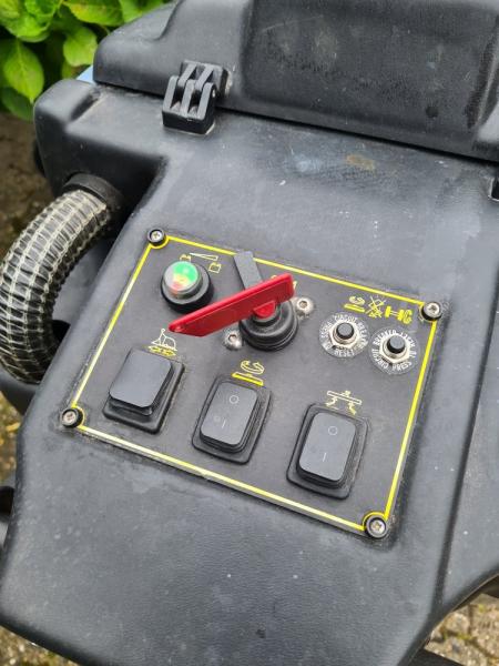 KAREIMA Scheuerschrubbautomat Reinigungsmaschine SIGMA 26 MINI